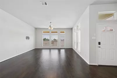 705 N Bayshore Drive, La Porte, TX 77571 - Photo 5