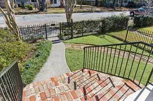 421 Cortlandt St, Houston, TX 77007 - Photo 5