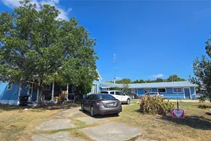 807 N Manse Ave, Giddings, TX 78942 - Photo 3