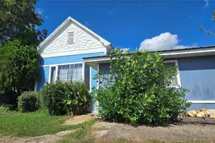 807 N Manse Ave, Giddings, TX 78942 - Photo 1