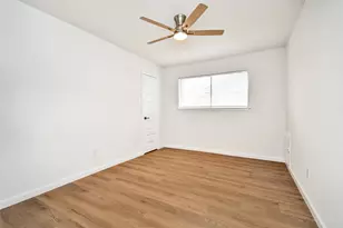 12110 Kirkholm Dr, Houston, TX 77089 - Photo 11