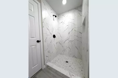 1505 15th Avenue N, Texas City, TX 77590 - Photo 9