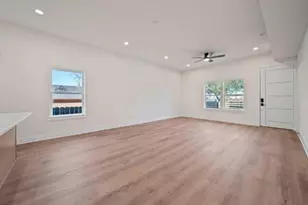 236 E 39th St, Houston, TX 77018 - Photo 9
