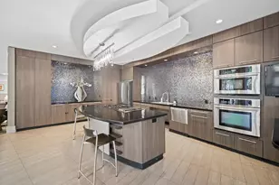 1901 Post Oak Blvd, Houston, TX 77056 - Photo 9