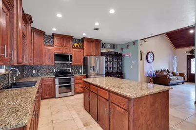821 Martin Luther King Drive, Ames, TX 77575 - Photo 11