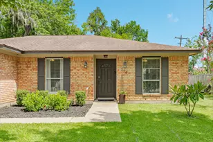 310 Dogwood St, Lake Jackson, TX 77566 - Photo 3