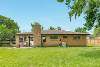 310 Dogwood Street, Lake Jackson, TX 77566 - Photo 21