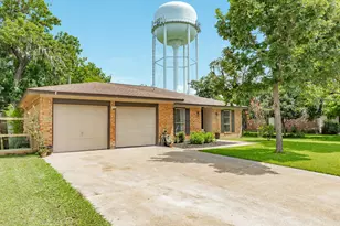 310 Dogwood St, Lake Jackson, TX 77566 - Photo 25