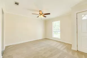 310 Dogwood St, Lake Jackson, TX 77566 - Photo 5