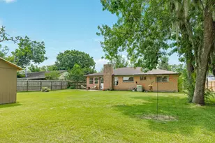 310 Dogwood St, Lake Jackson, TX 77566 - Photo 23