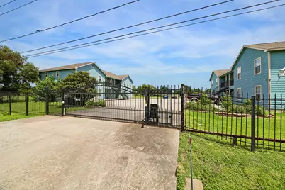 2013 Ellis School Road, Baytown, TX 77521 - Photo 5