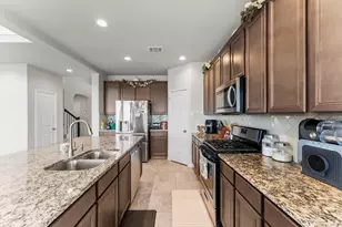 29627 Yaupon Shore Dr, Spring, TX 77386 - Photo 5