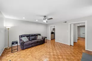 10152 Longmont Dr, Houston, TX 77042 - Photo 23