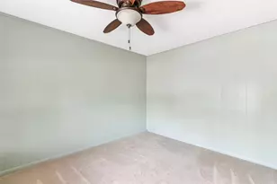 7111 Oak Village Dr, Houston, TX 77396 - Photo 21