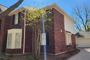 5818 Wilkins Ln, Sugar Land, TX 77479 - Photo 3