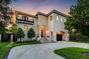 4704 Willow St, Bellaire, TX 77401 - Photo 1