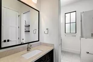 4704 Willow St, Bellaire, TX 77401 - Photo 29