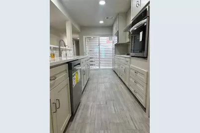 8708 Haverstock Drive, Houston, TX 77031 - Photo 7