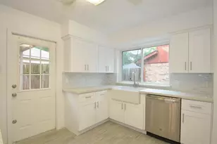 2822 River Birch Dr, Sugar Land, TX 77479 - Photo 3