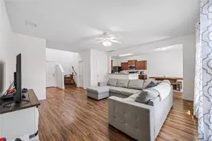 319 Falling Pine Dr, Conroe, TX 77304 - Photo 7