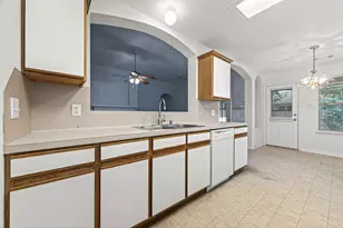 16831 Dunbar Grove Ct, Sugar Land, TX 77498 - Photo 13
