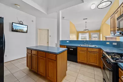 2818 Blue Jay Circle, Humble, TX 77396 - Photo 9
