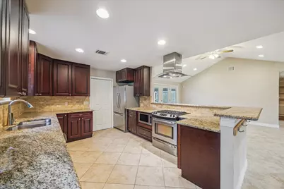 5211 W Bellfort Avenue, Houston, TX 77035 - Photo 7