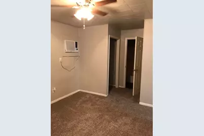 1020 1/2 N Main Street #10, Baytown, TX 77520 - Photo 5