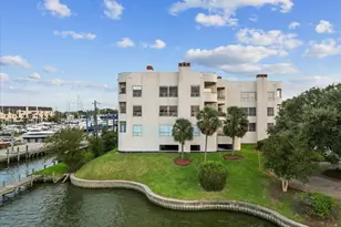 1302 Marina Bay Dr, Kemah, TX 77565 - Photo 3