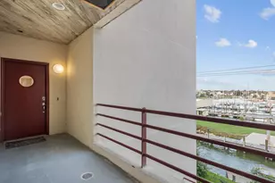 1302 Marina Bay Dr, Kemah, TX 77565 - Photo 9