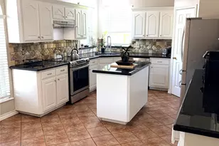 3230 W Meadow Ln, Dickinson, TX 77539 - Photo 11