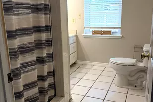 3230 W Meadow Ln, Dickinson, TX 77539 - Photo 19