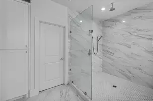 1745 Ojeman Point Ln, Houston, TX 77055 - Photo 19