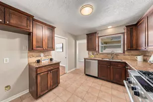 5802 Jason St, Houston, TX 77074 - Photo 13