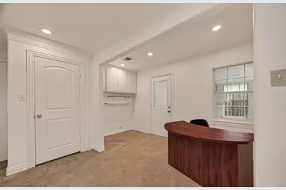 8522 Westview Drive, Houston, TX 77055 - Photo 15
