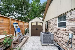 8522 Westview Dr, Houston, TX 77055 - Photo 33