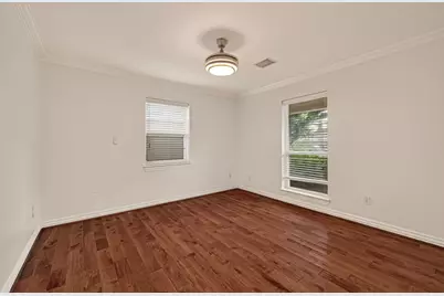 8522 Westview Drive, Houston, TX 77055 - Photo 5