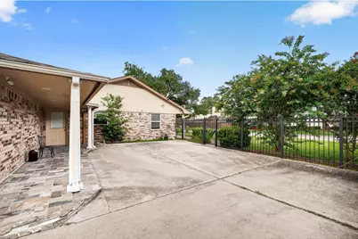 8522 Westview Drive, Houston, TX 77055 - Photo 23