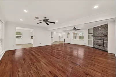 8522 Westview Drive, Houston, TX 77055 - Photo 3