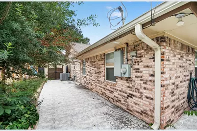 8522 Westview Drive, Houston, TX 77055 - Photo 25
