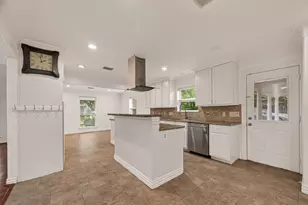 8522 Westview Dr, Houston, TX 77055 - Photo 7