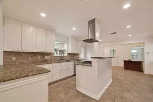 8522 Westview Dr, Houston, TX 77055 - Photo 13