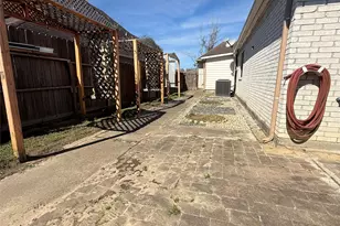 9718 Crystal Blvd, Baytown, TX 77521 - Photo 29