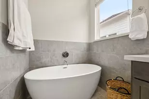 726 Carriage Knls Dr, Houston, TX 77008 - Photo 23