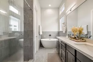 726 Carriage Knls Dr, Houston, TX 77008 - Photo 21