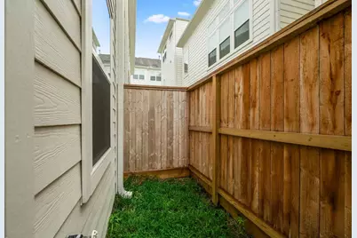 726 Carriage Knolls Drive, Houston, TX 77008 - Photo 35