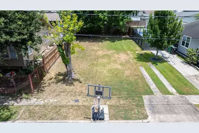 3112 Hyacinth Street, Houston, TX 77009 - Photo 1