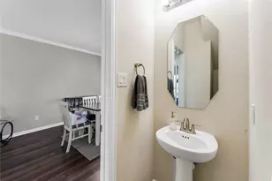 512 Forest Village Cir, La Marque, TX 77568 - Photo 9