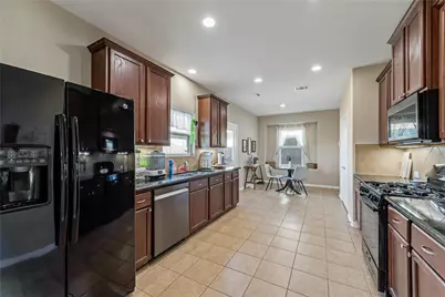 512 Forest Village Circle, La Marque, TX 77568 - Photo 15