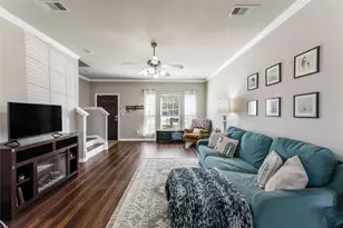 512 Forest Village Cir, La Marque, TX 77568 - Photo 5